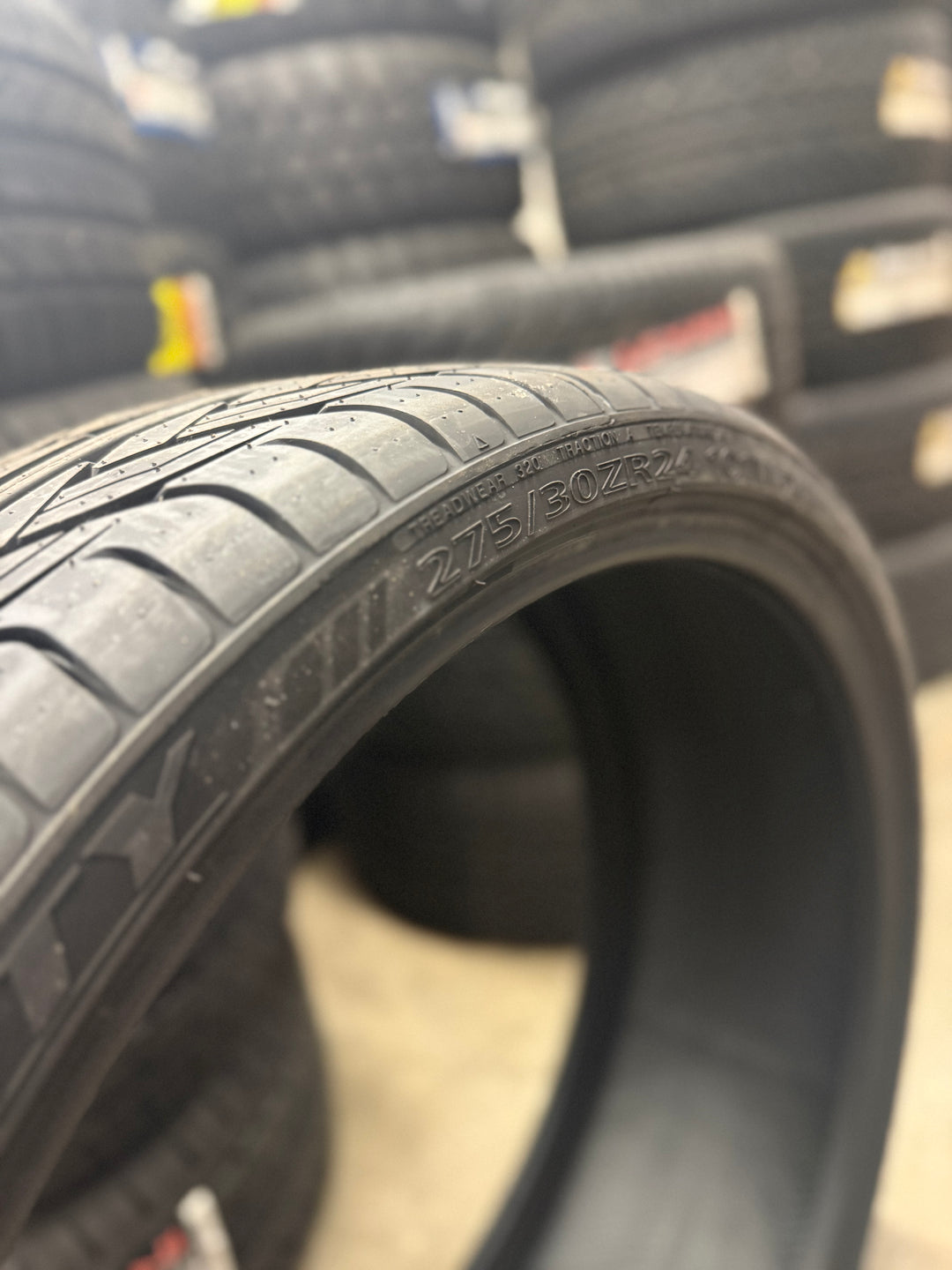 275/30ZR24 Lexani LX-Thirty