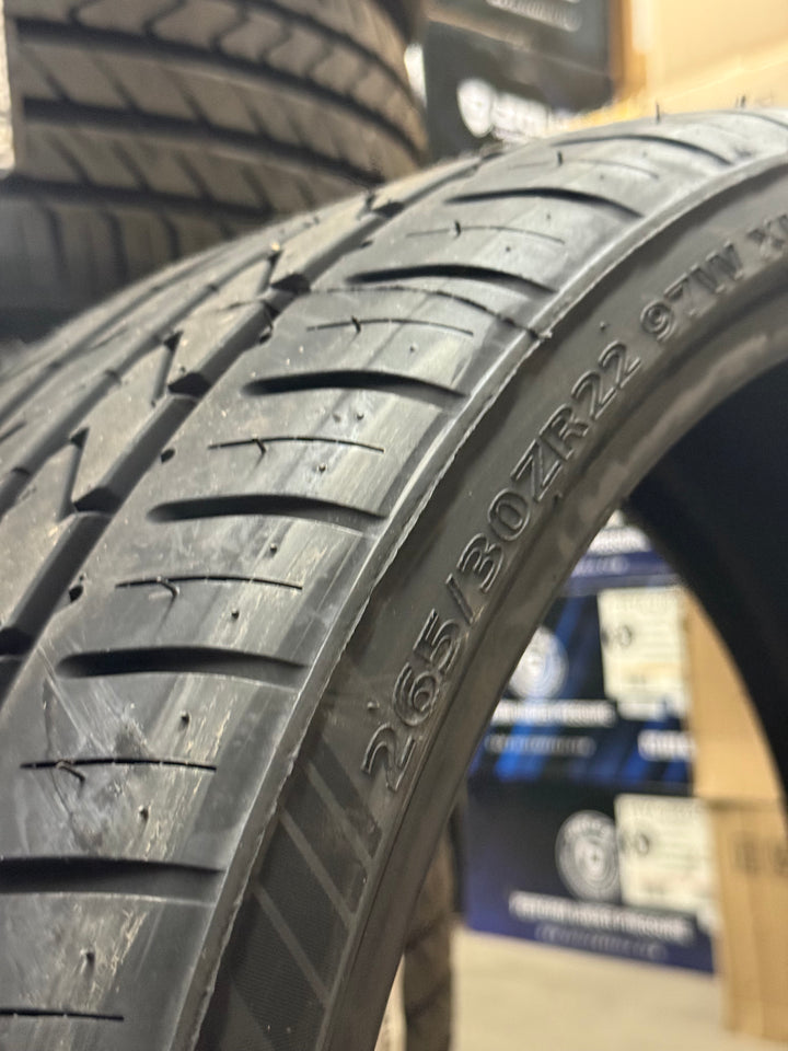 265/30ZR22 Lexani LX20
