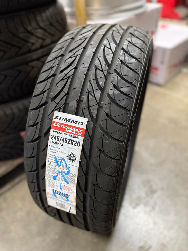 245/45R20 Summit UltraMax HP A/S