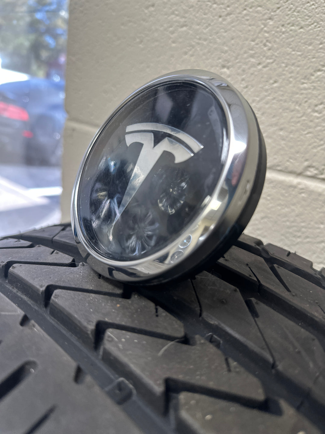 TESLA FLOATING XL CAP
