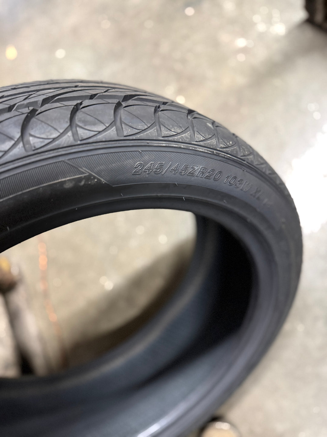 245/45R20 Summit UltraMax HP A/S