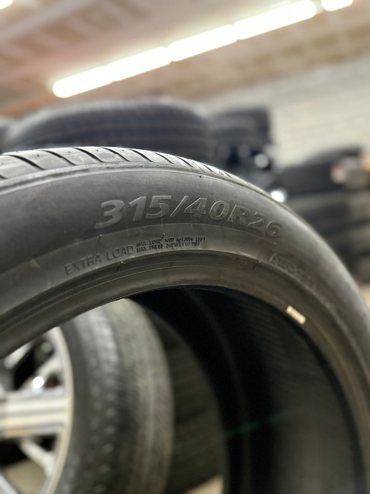 315/40ZR26 Lexani