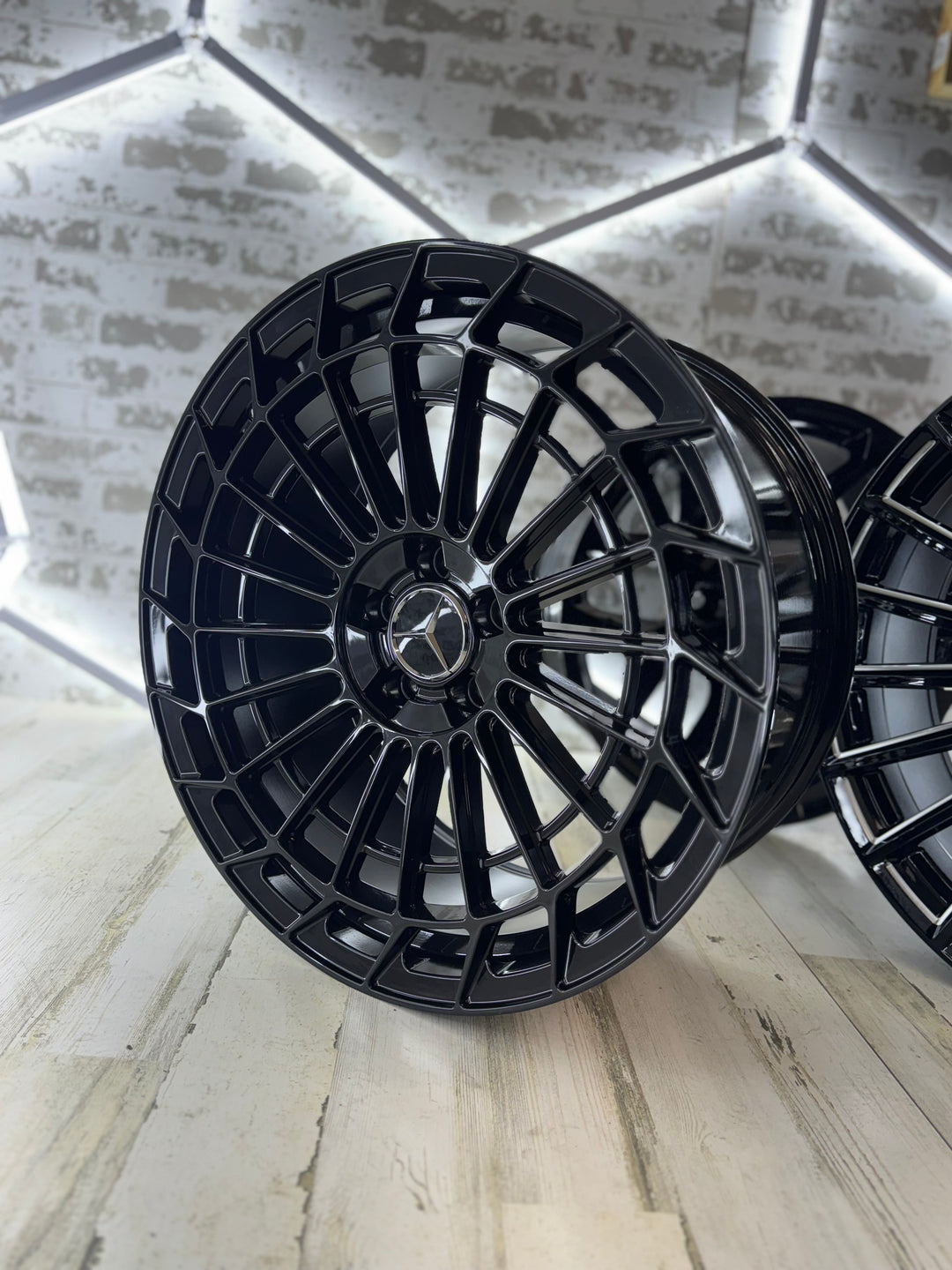 20" Mercedes Benz W040 Style Wheels in Gloss Black
