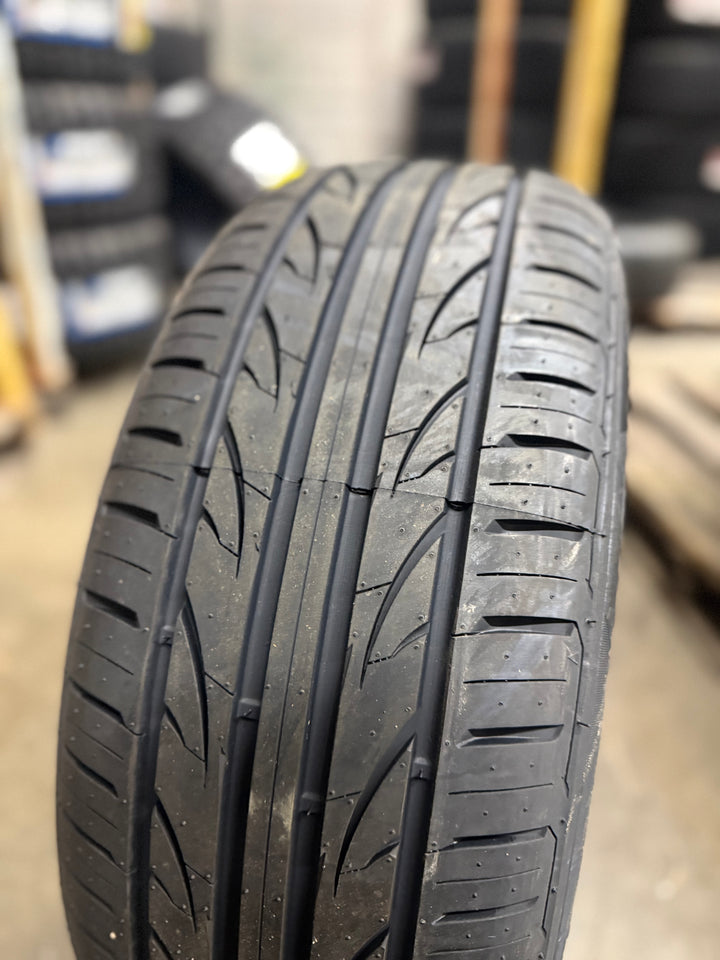 215/55ZR17 LionHart XL