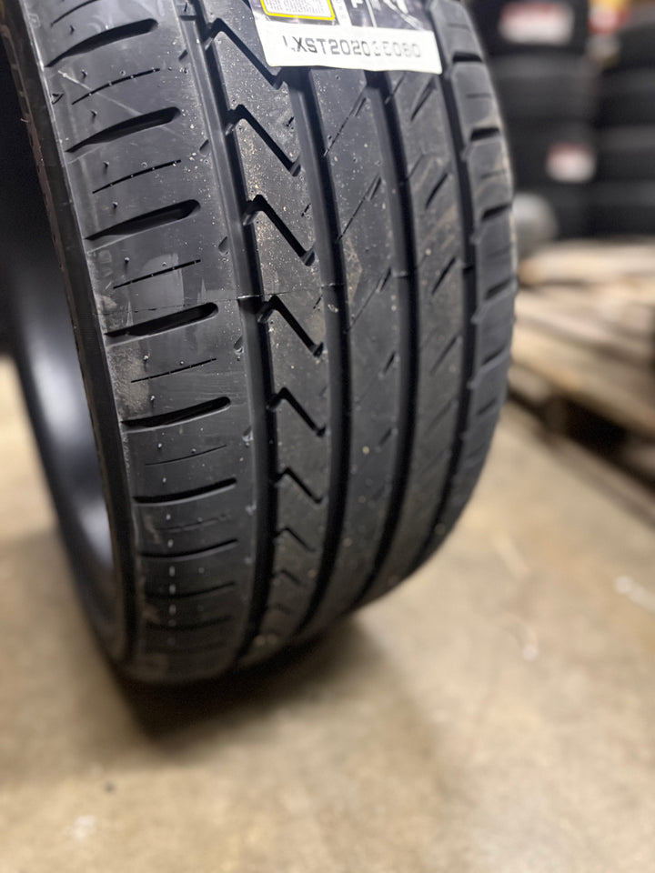 255/35ZR20 Lexani Lx-Twenty