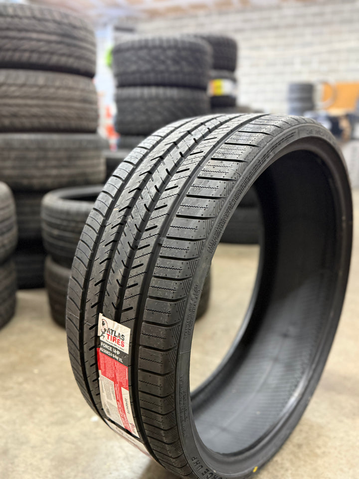 Atlas 245/30R24