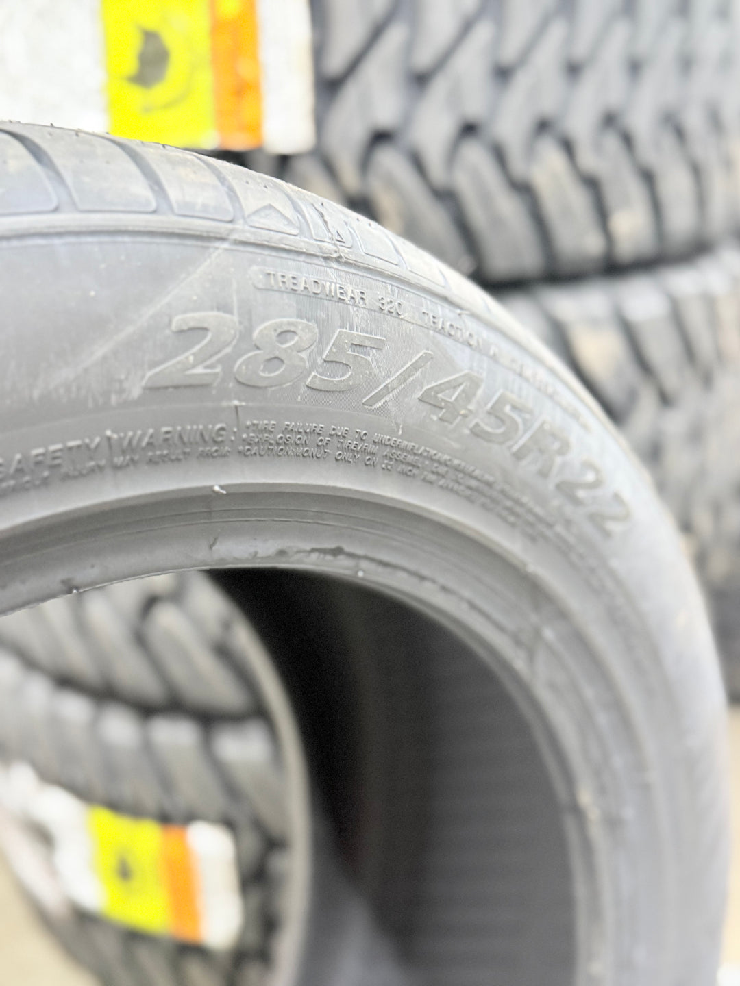 285/45R22XL Lexani LX30, Lexani LX thirty