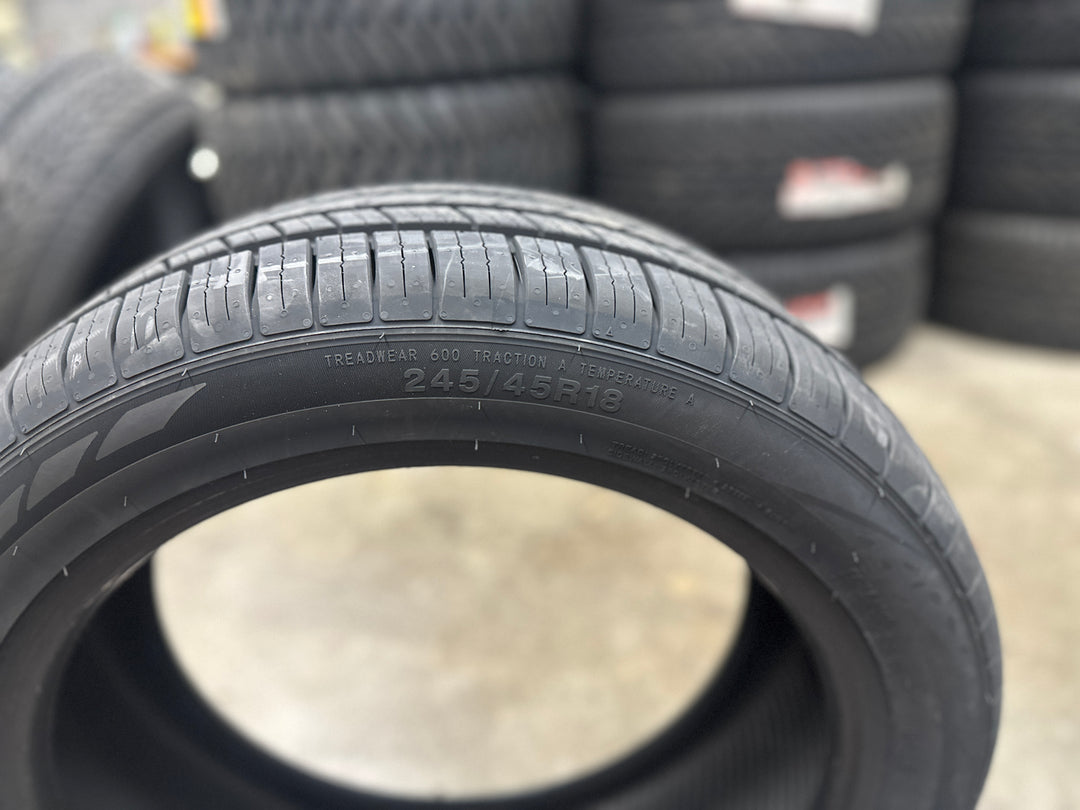 245/45R18 Summit Ultramax