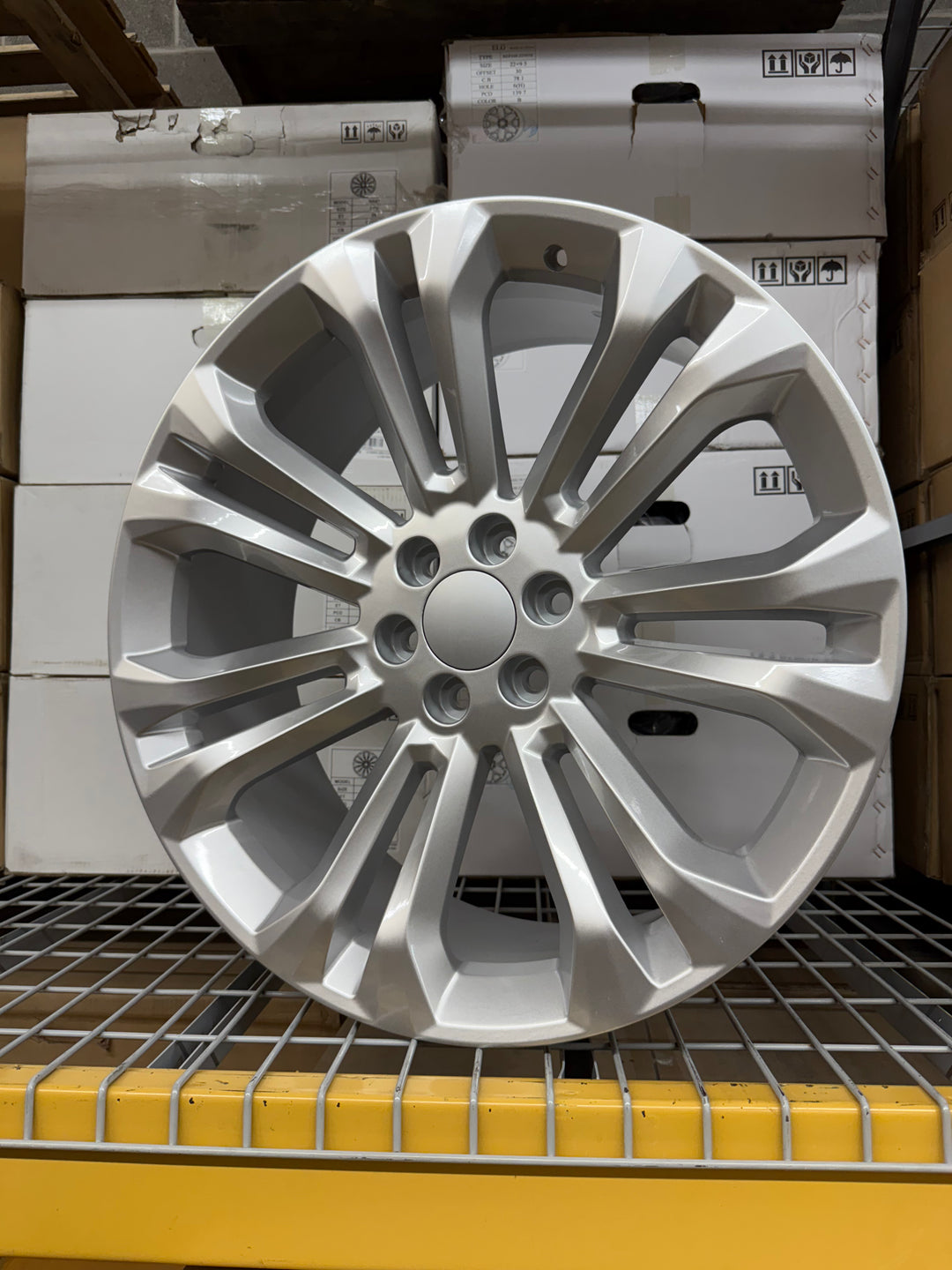 24" G08 Silver Reps, 6X139.7 6x5.5 FITS CADILLAC ESCALADE DENALI YUKON CHEVY SILVERADO TAHOE SUBURBAN INFINITY QX80 DODGE RAM 1500 JEEP WAGONEER NISSAN TITAN