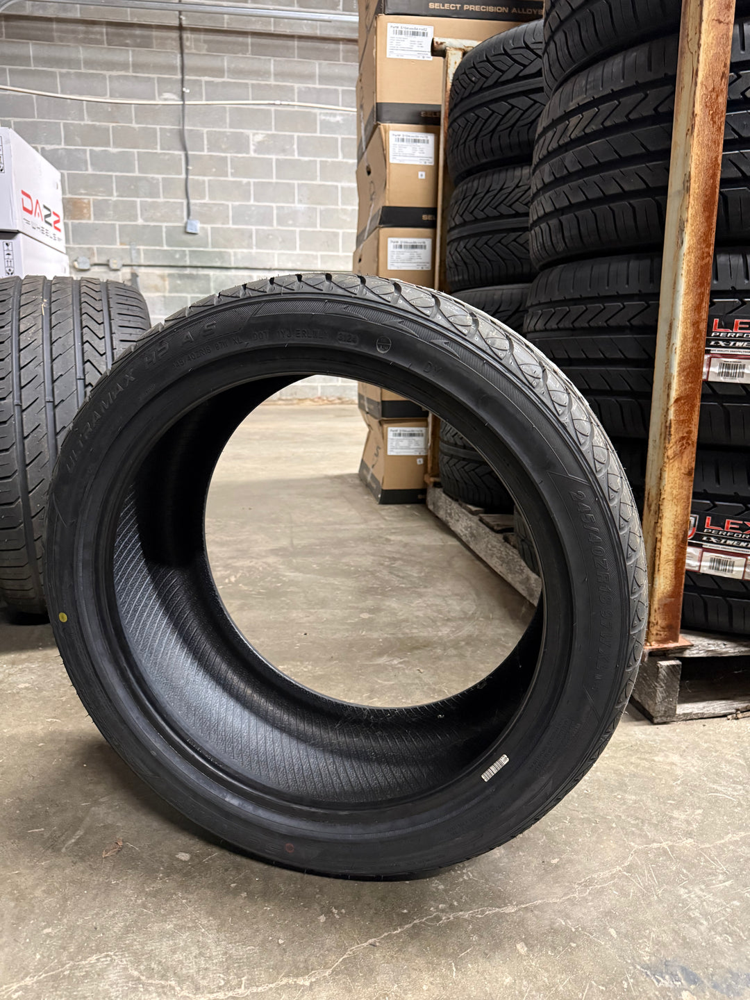 245/40ZR18 SUMMIT ULTRAMAX