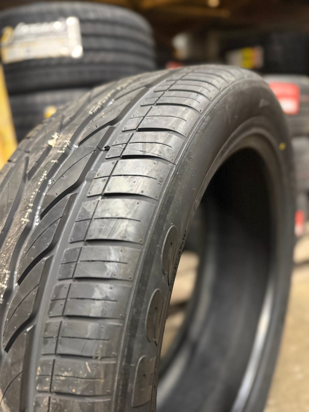 305/45R22 CrossWind
