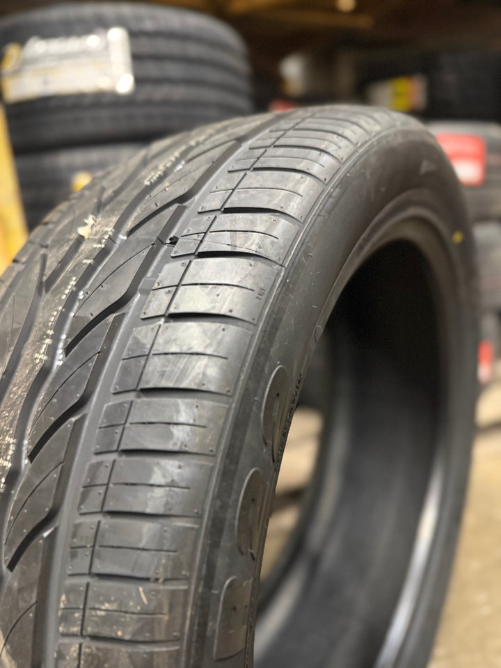 305/45R22 CrossWind