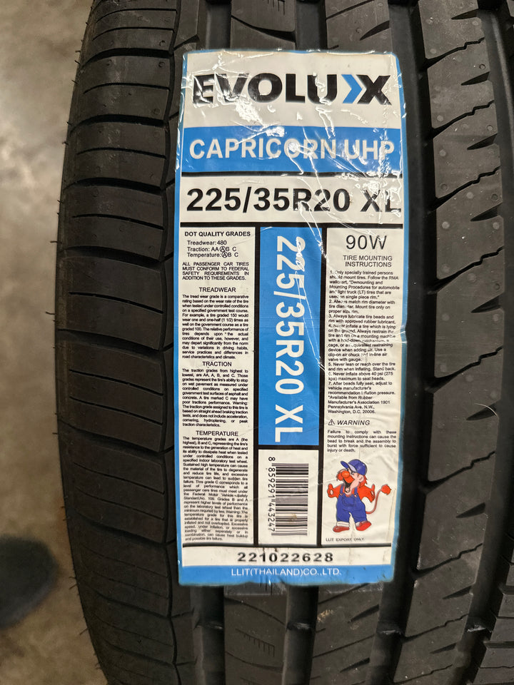 EVOLUX CAPRICORN UHP 225/35R20 XL