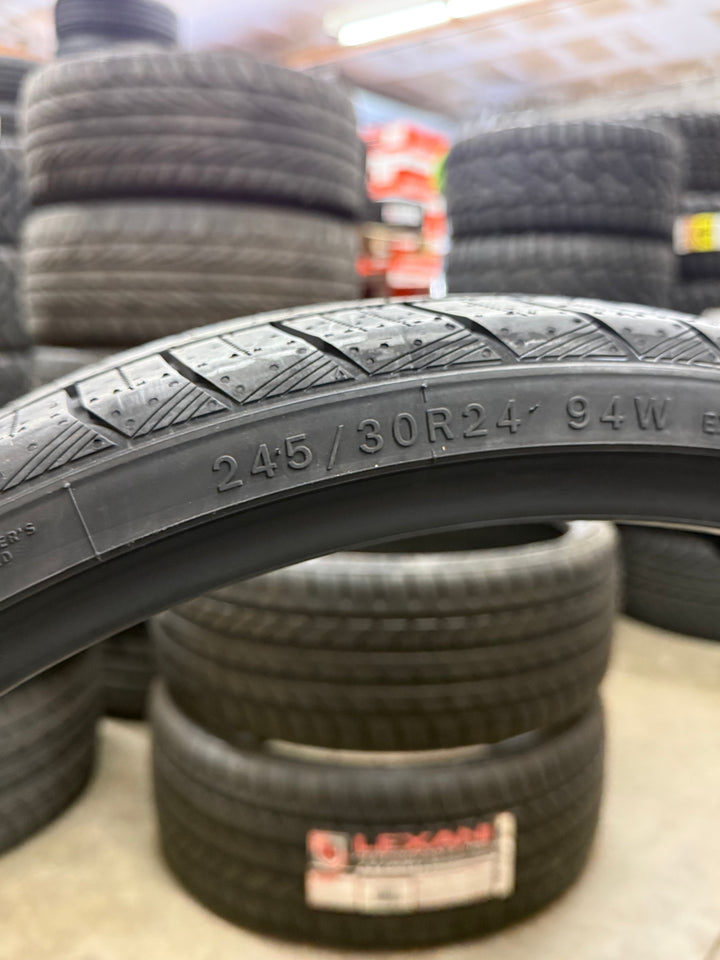 Atlas 245/30R24