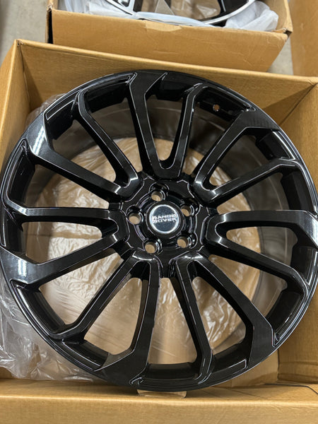 Range Rover W795 Style Wheels in Gloss Black