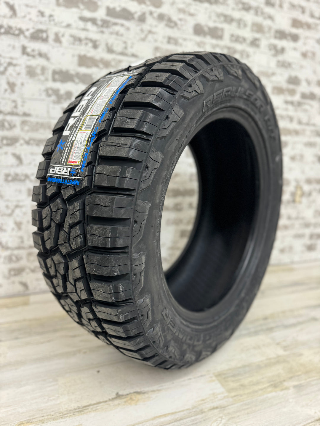 285/40R24 R/T RBP