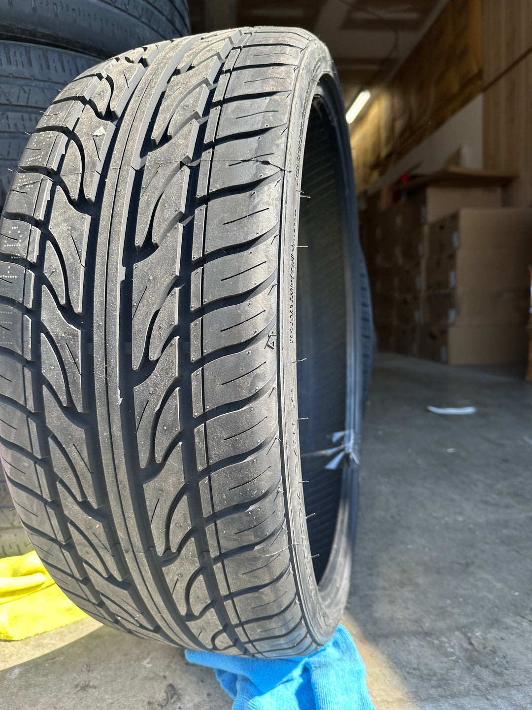 245/30R24 Haida XL HD129