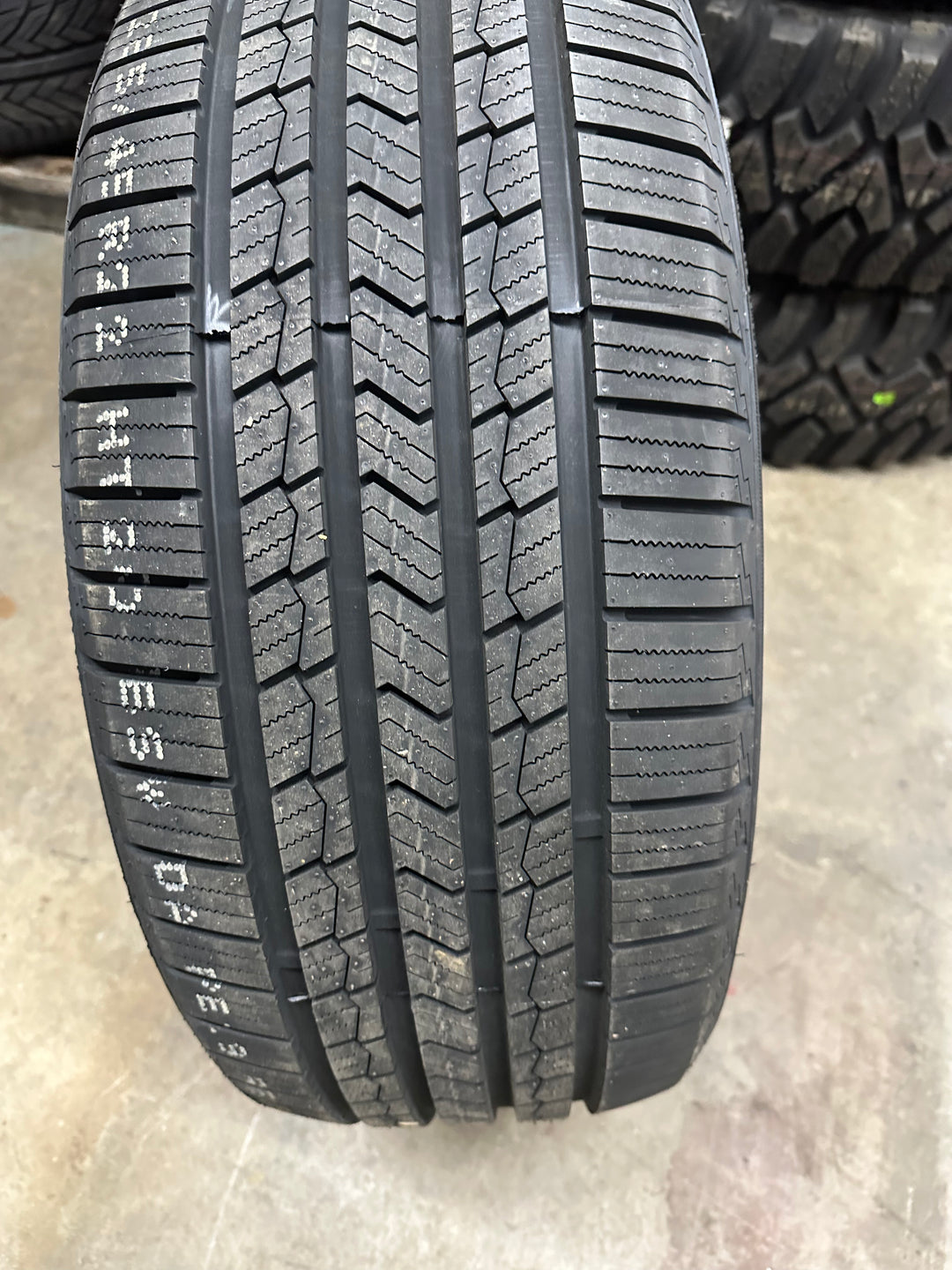 285/45R22 Summit-HT03 Trail Climbers