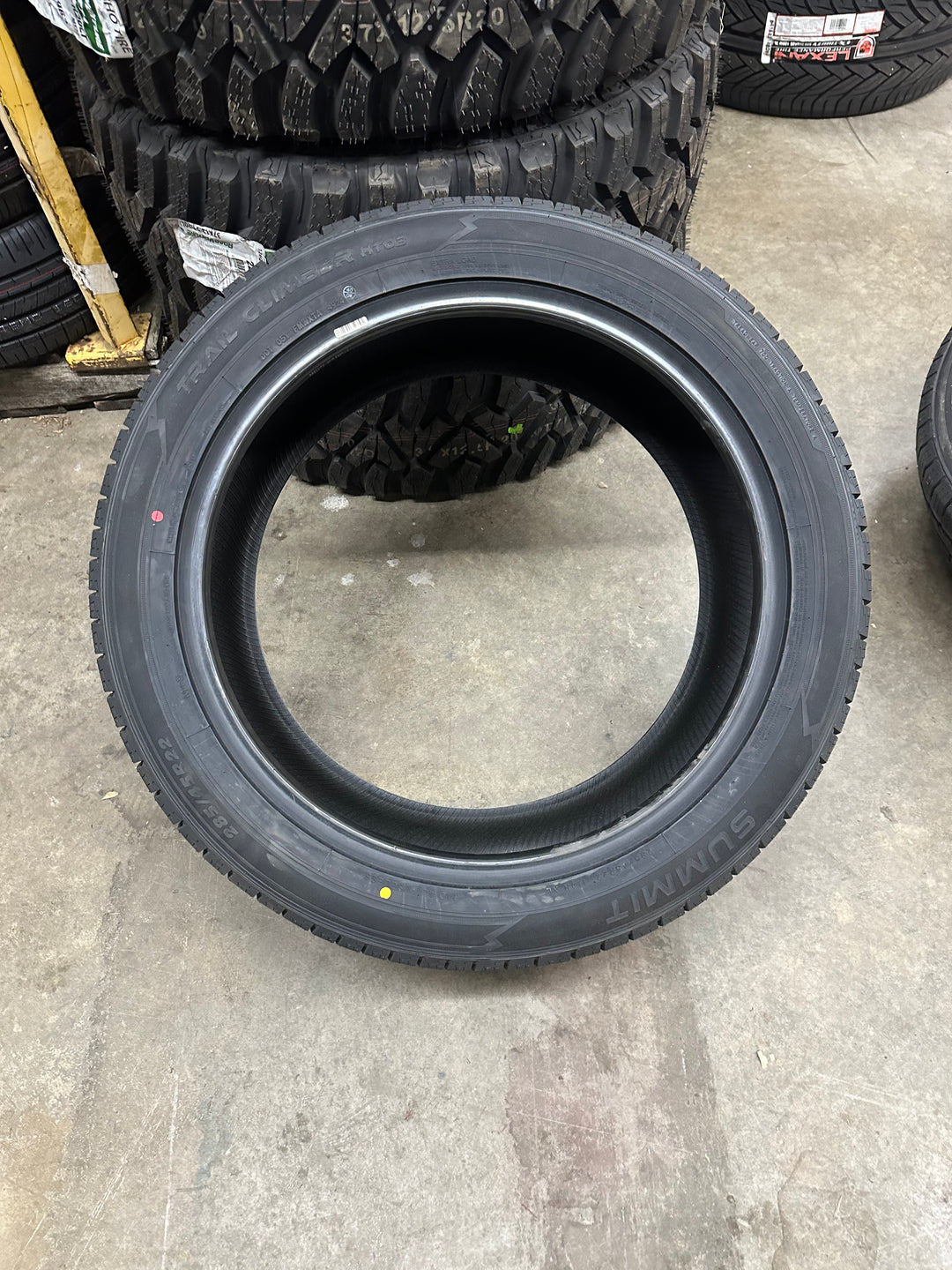 285/45R22 Summit-HT03 Trail Climbers