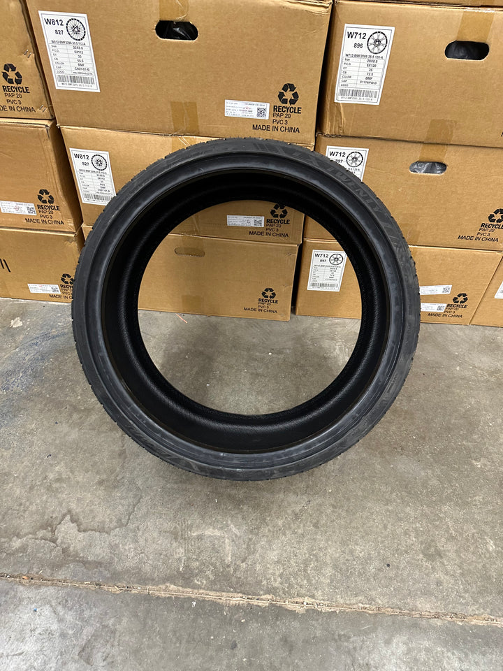 305/25ZR22 LEXANI LX-twenty