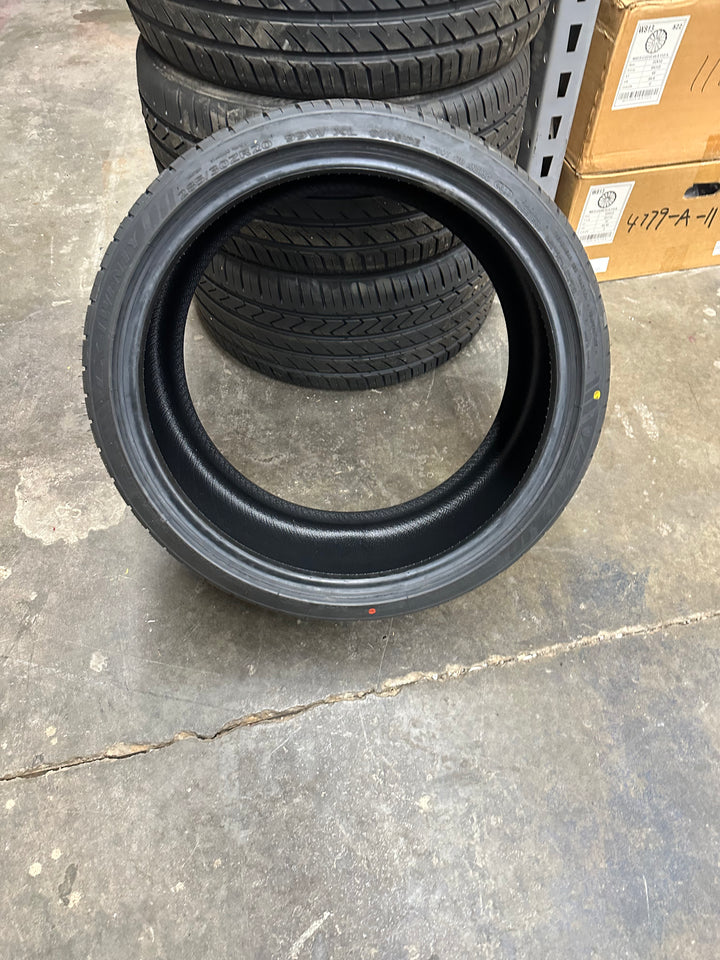 285/30ZR20XL LEXANI LX-twenty