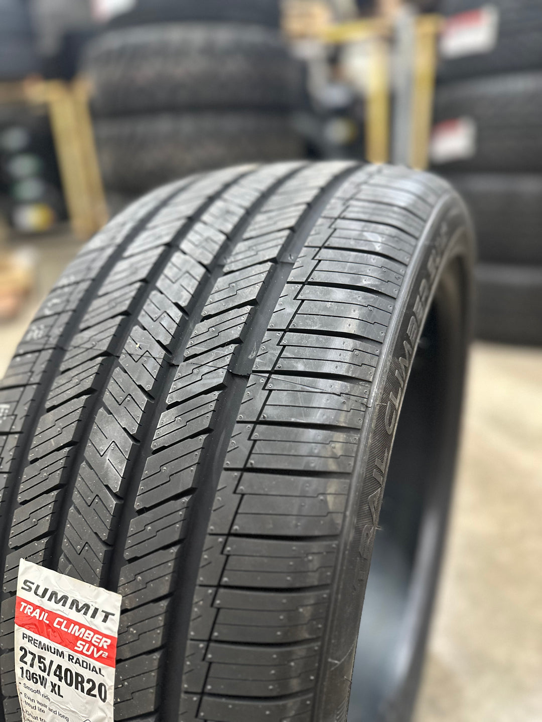 275/40R20 Summit- Ultramax HP a/s