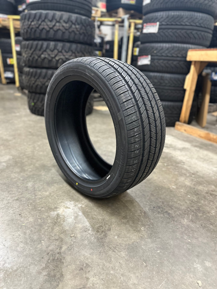 275/40R20 Summit- Ultramax HP a/s