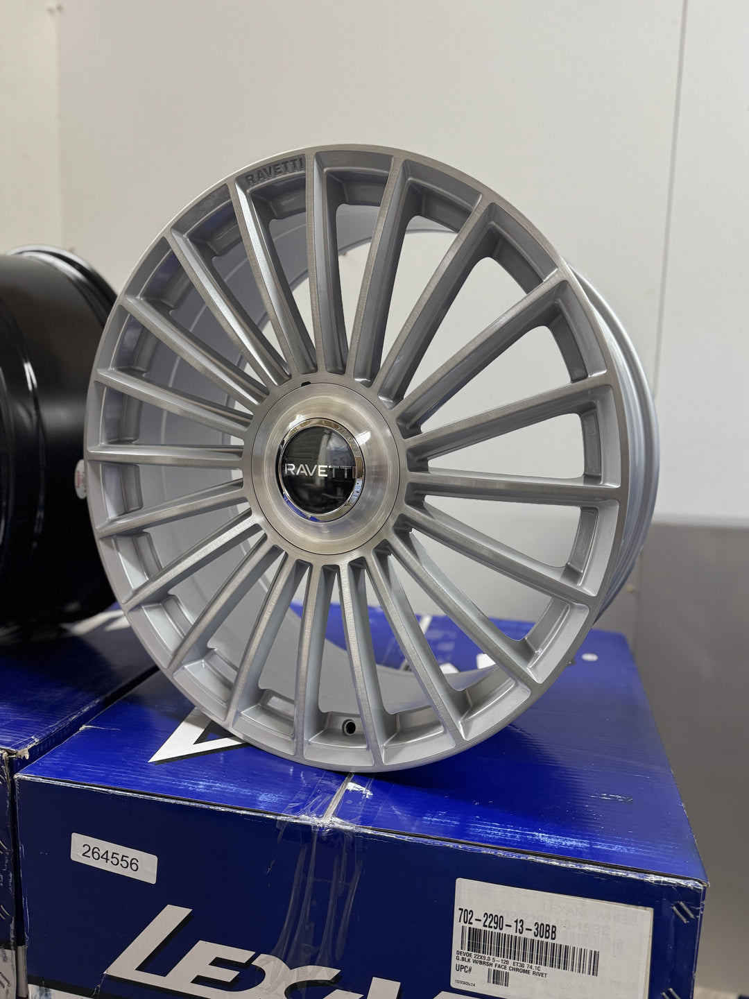 22" Ravetti M17 WHEELS 5x114.3 5x115 5x120 FOR LEXUS ES GS HUNDI FORD MUSTANG EXPLORER INFINITY TESLA MODLE 3 MODLE Y X KIA TOYOTA CAMRY AVALON NISSAN ALTIMA MAXIMA CAMARO 2016^ Chevy MALIBU 00-13 IMPALA & MONTE CARLO CADILLAC CT4 CT5 CT6 RANGE ROVER