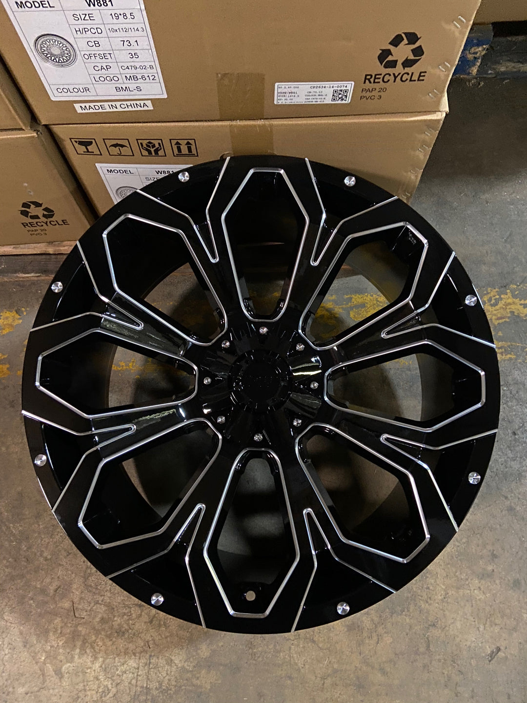 22" Wheel & GRIP Package 5X139.7 FOR ALL 5 LUG RAM 1500 Older FORD BRONCO, 96 & Older 5 LUG FORD F150
