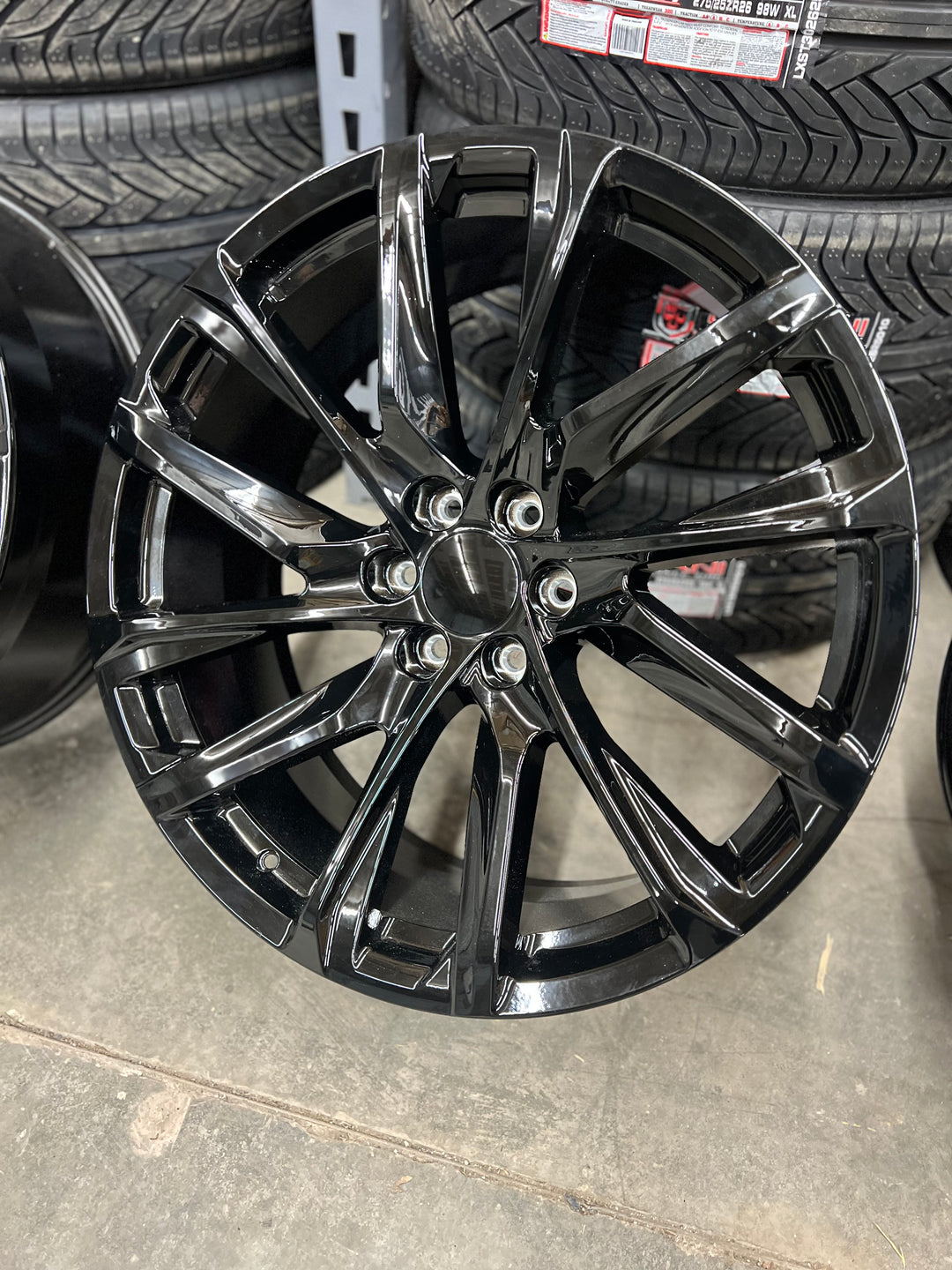 20" 24" 26" GM 205 / 390 REP WHEELS IN GLOSS BLACK 6X139.7 6x5.5 FITS CADILLAC ESCALADE DENALI YUKON CHEVY SILVERADO TAHOE SUBURBAN INFINITY QX80 DODGE RAM 1500 JEEP WAGONEER NISSAN TITAN