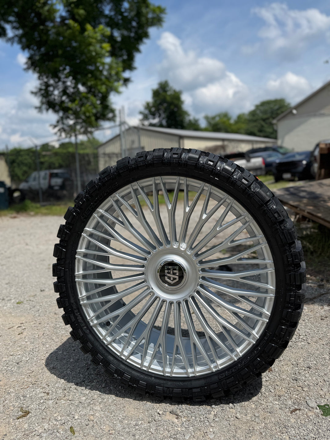 26" TIS  507 BRUSHED 6x139 FITS CADILLAC ESCALADE DENALI YUKON CHEVY SILVERADO TAHOE SUBURBAN INFINITY QX80 DODGE RAM 1500 JEEP WAGONEER NISSAN TITAN