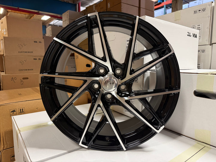 18" 5x114.3 FOR LEXUS ES GS RX300 HUNDI FORD MUSTANG EXPLORER INFINITY G35 G37 TESLA MODLE 3 MODLE Y KIA K5 STINGER TOYOTA CAMRY AVALON NISSAN ALTIMA MAXIMA 2016^ Chevy MALIBU 2000-2013 IMPALA &amp; MONTECARLO