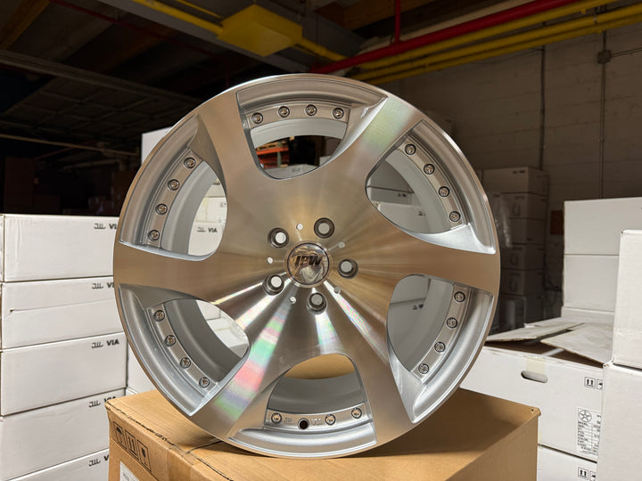 18" 5x114.3 FOR LEXUS ES GS RX300 HUNDI FORD MUSTANG EXPLORER INFINITY G35 G37 TESLA MODLE 3 MODLE Y KIA K5 STINGER TOYOTA CAMRY AVALON NISSAN ALTIMA MAXIMA 2016^ Chevy MALIBU 2000-2013 IMPALA &amp; MONTECARLO