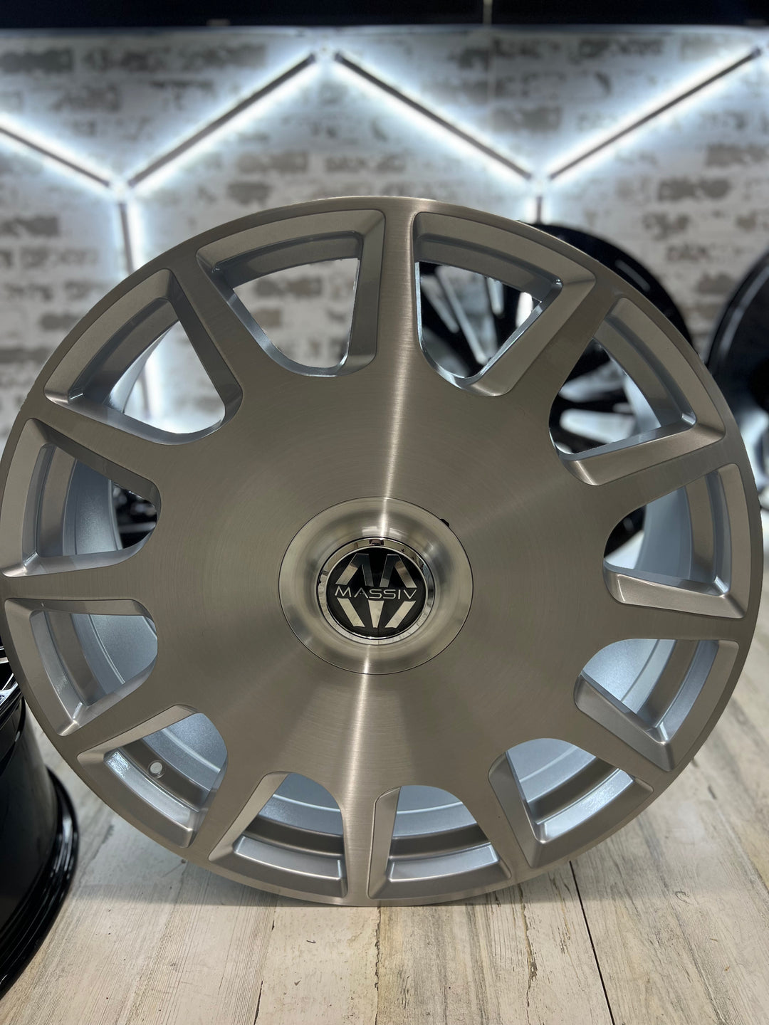 22" Massiv 927 Wheels BRUSHED 5x115 5x120 FOR DODGE CHARGER CHALLENGER 392 CHRYSLER 300 SRT8 CHEVY CAMARO ROVER RANGE ROVER HSE SPORT LEXUS LS BMW X5 X6