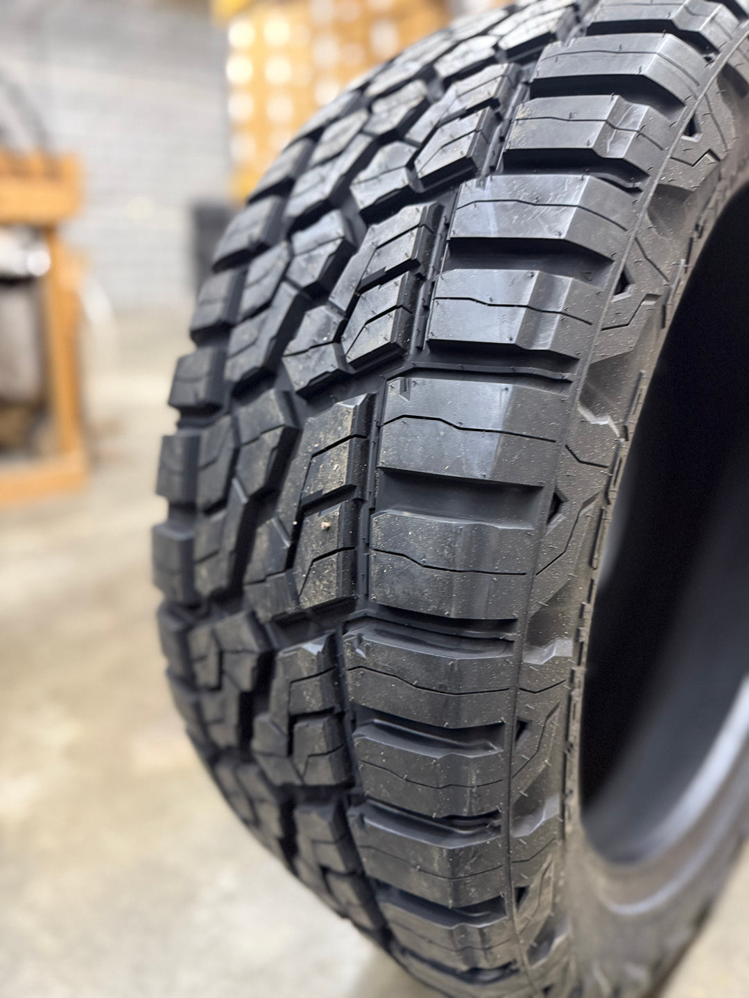 285/45R22 RBP-ROLLING BIG POWER R/T