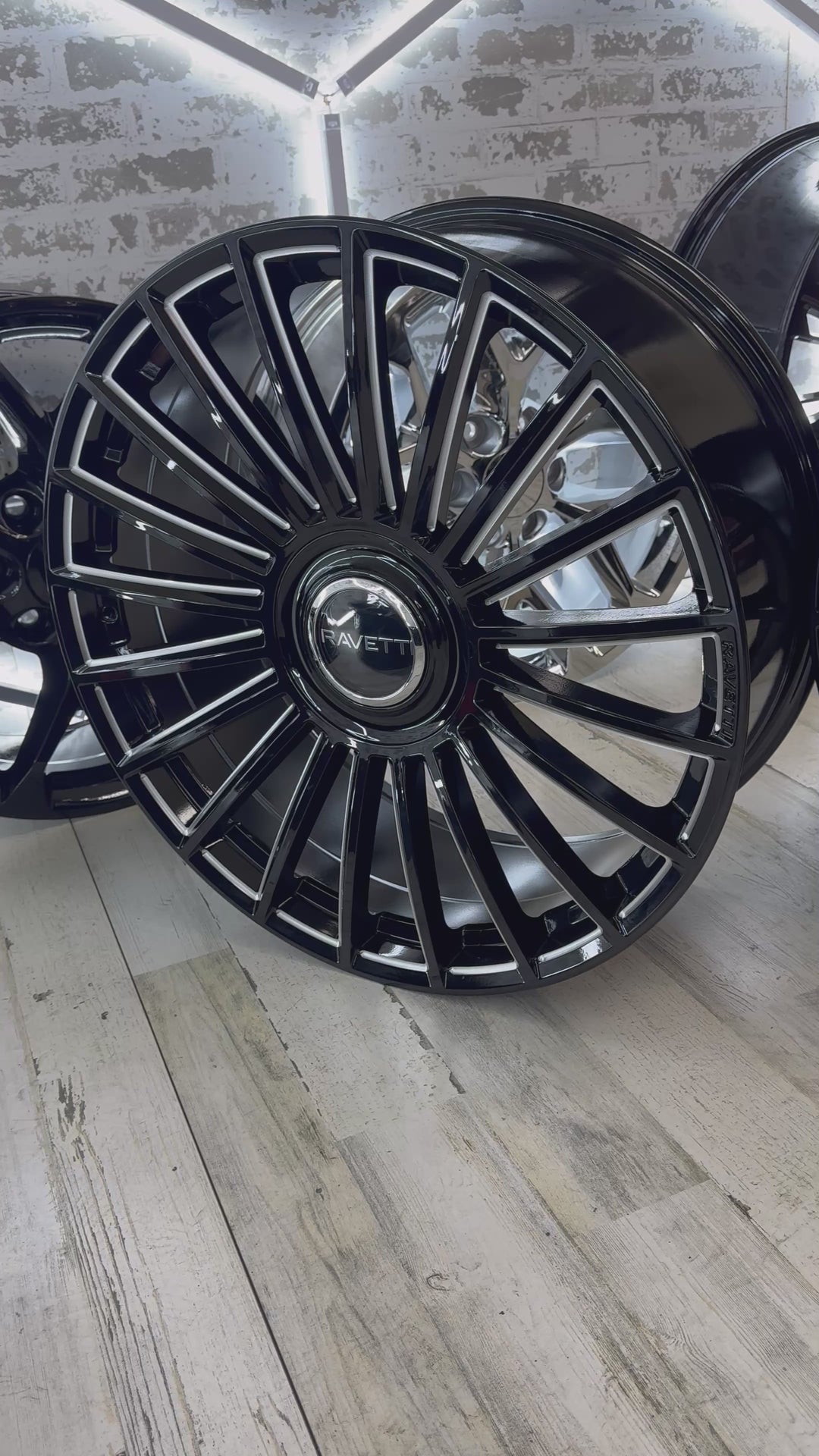 22" Ravetti M17 GLOSS BLACK & MILLED 5x114.3 5x120 FOR LEXUS ES GS HUNDI FORD MUSTANG EXPLORER INFINITY TESLA MODLE 3 MODLE Y X KIA TOYOTA CAMRY AVALON NISSAN ALTIMA MAXIMA CAMARO 2016^ Chevy MALIBU 00-13 IMPALA & MONTE CARLO CADILLAC CT RANGE ROVER